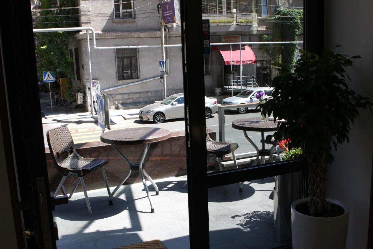 Bonjour Boutique Hotel Yerevan Ngoại thất bức ảnh